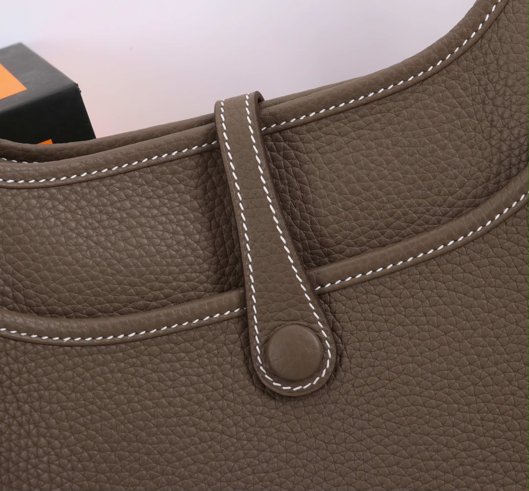 Bolsa Hermes Evelyne III Brown 29cm .