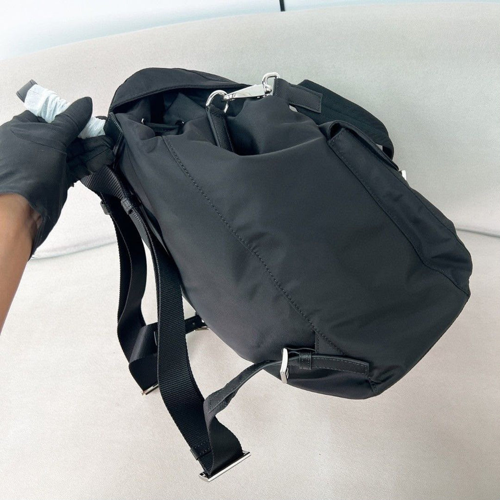 Mochila Prada Re-Nylon Black .