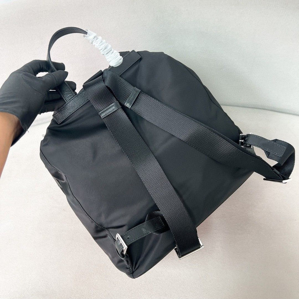 Mochila Prada Re-Nylon Black .