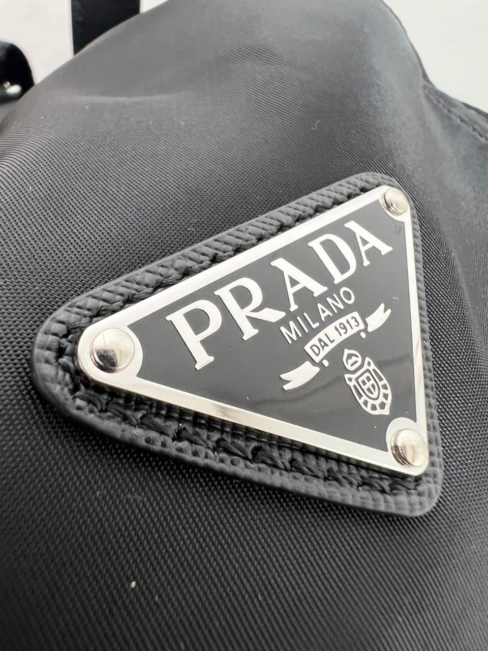 Mochila Prada Re-Nylon Black .