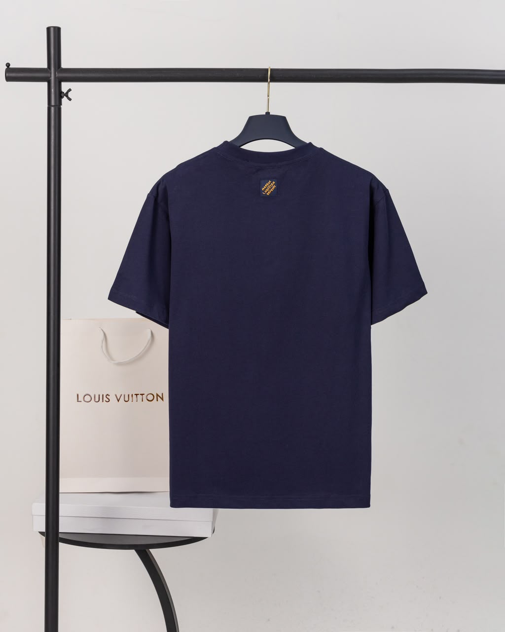 Camiseta LV Lovers Embroidered Pharrell Williams