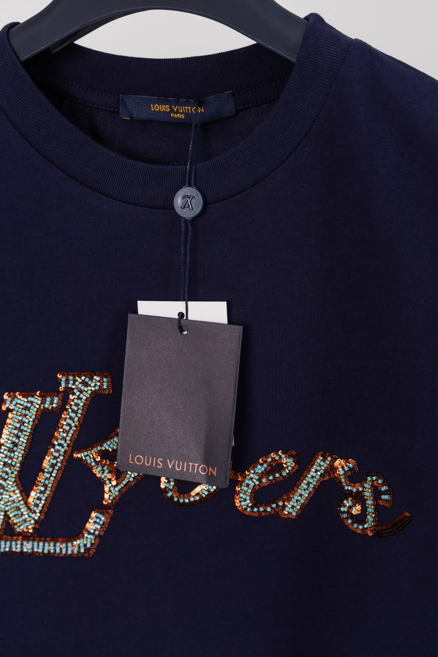 Camiseta LV Lovers Embroidered Pharrell Williams