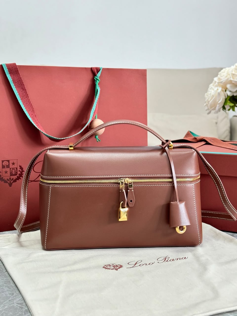 Bolsa Extra Bag L27 da Loro Piana Bon Ton Brown