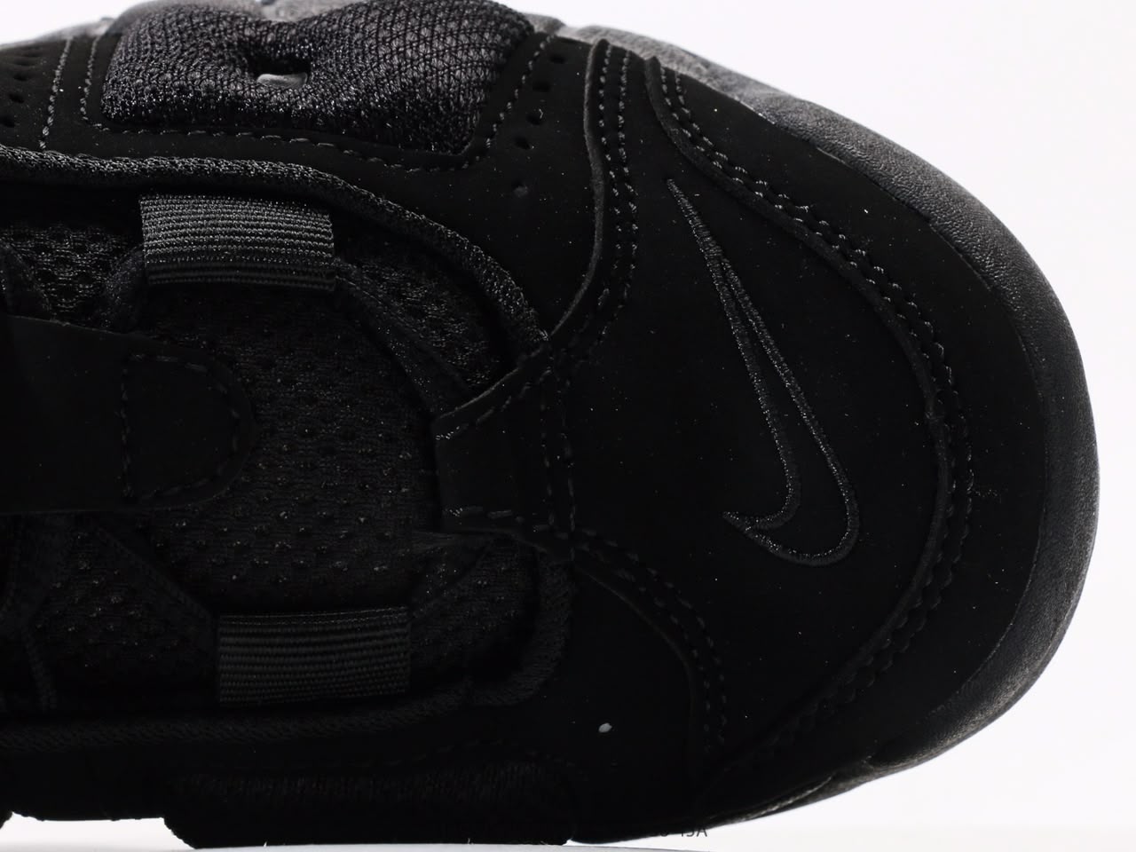 Nike Air More Uptempo triple black.