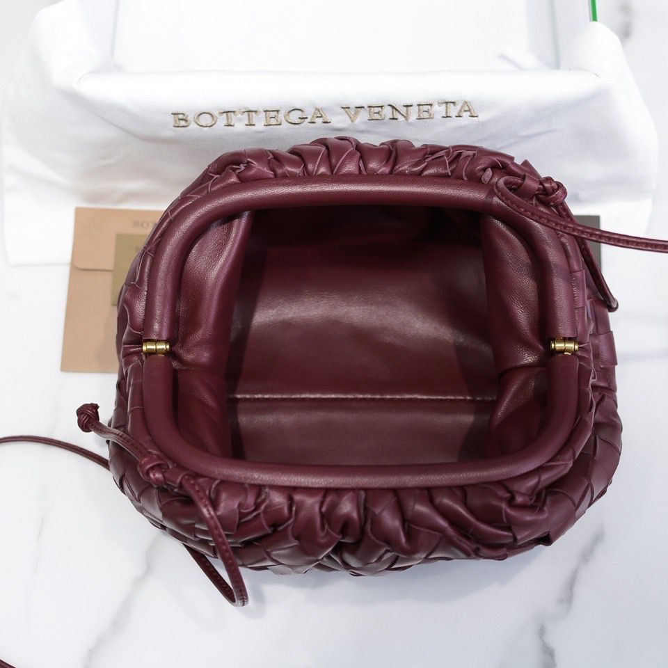 Bolsa Bottega Veneta The Pouch