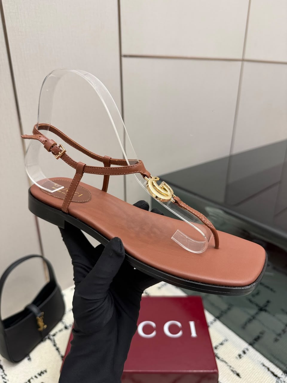 Sandalia Gucci Rasteira Marmont Leather Thong Sandal