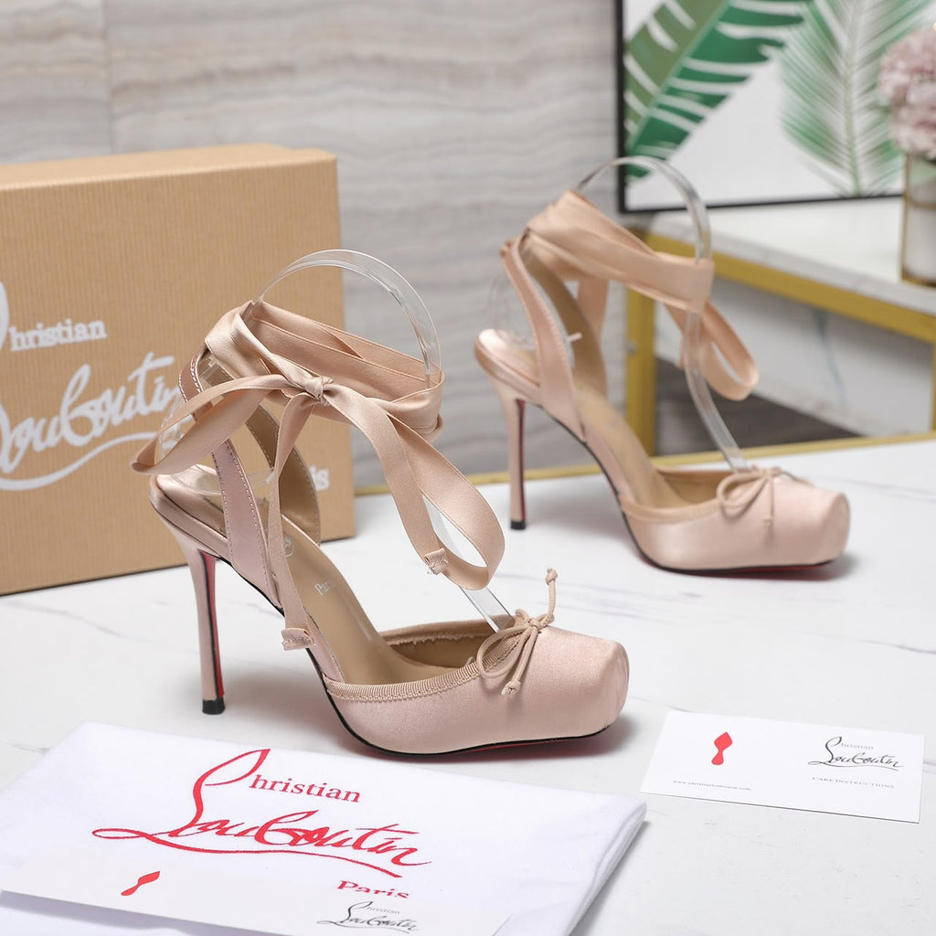 Salto Cassia Lace-Up Pumps
