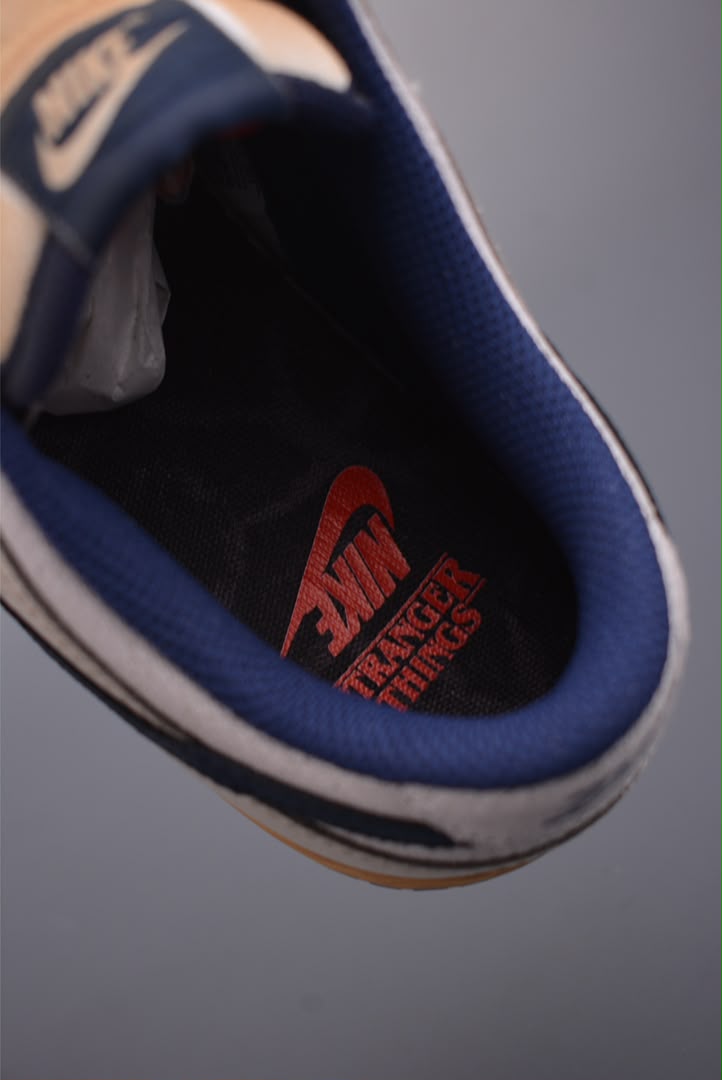 Nike Dunk Low stranger things
