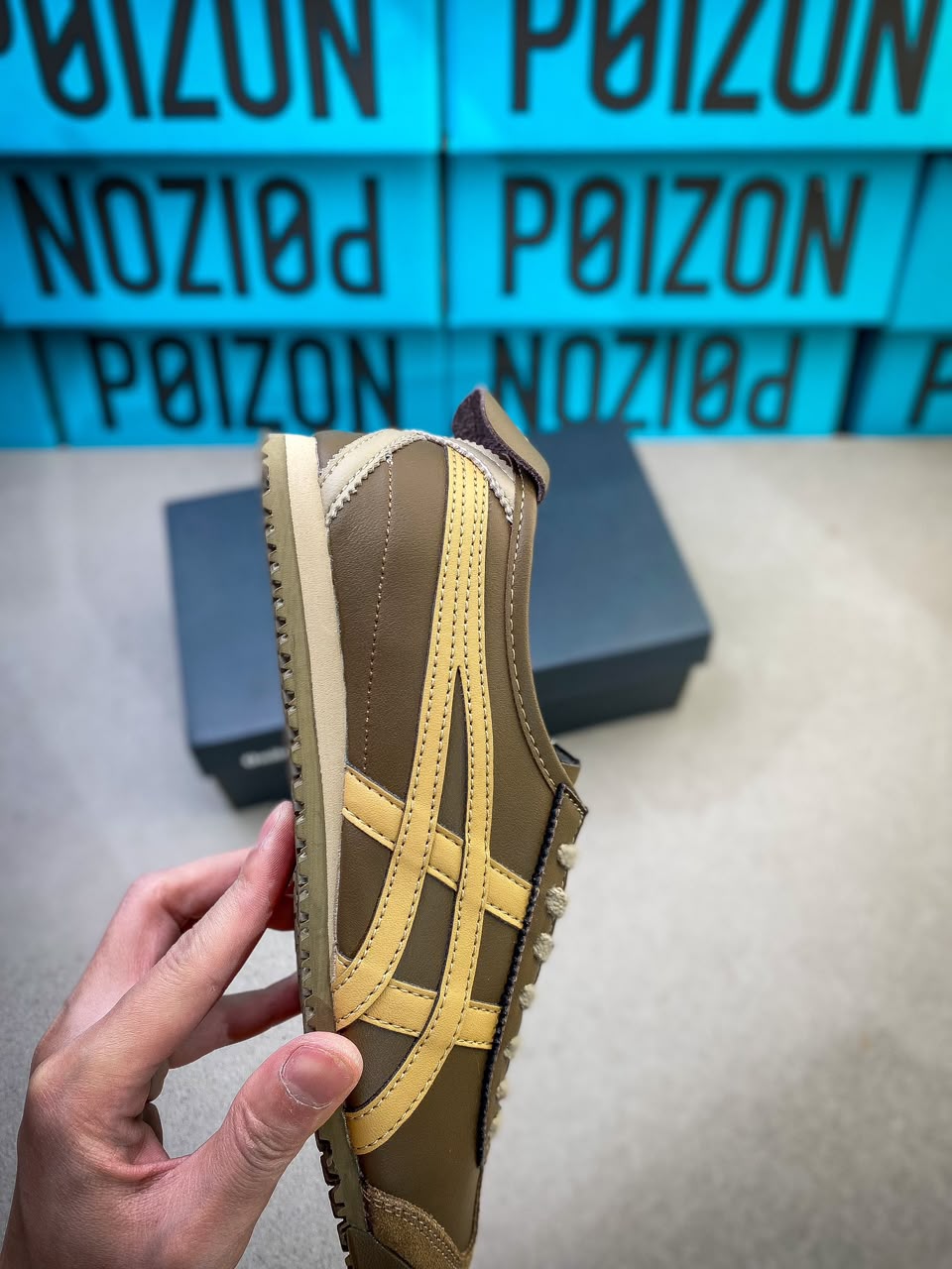 Onitsuka Tiger Mexico 66 Clay Canyon  Paper Bag .