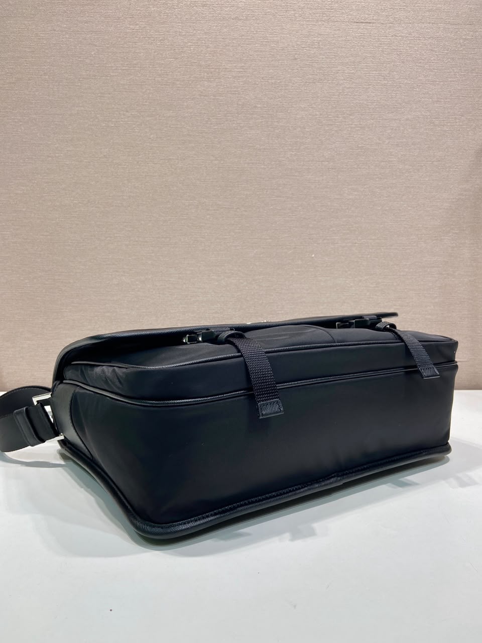 Bolsa Prada Re-Nylon and Leather Messenger Bag