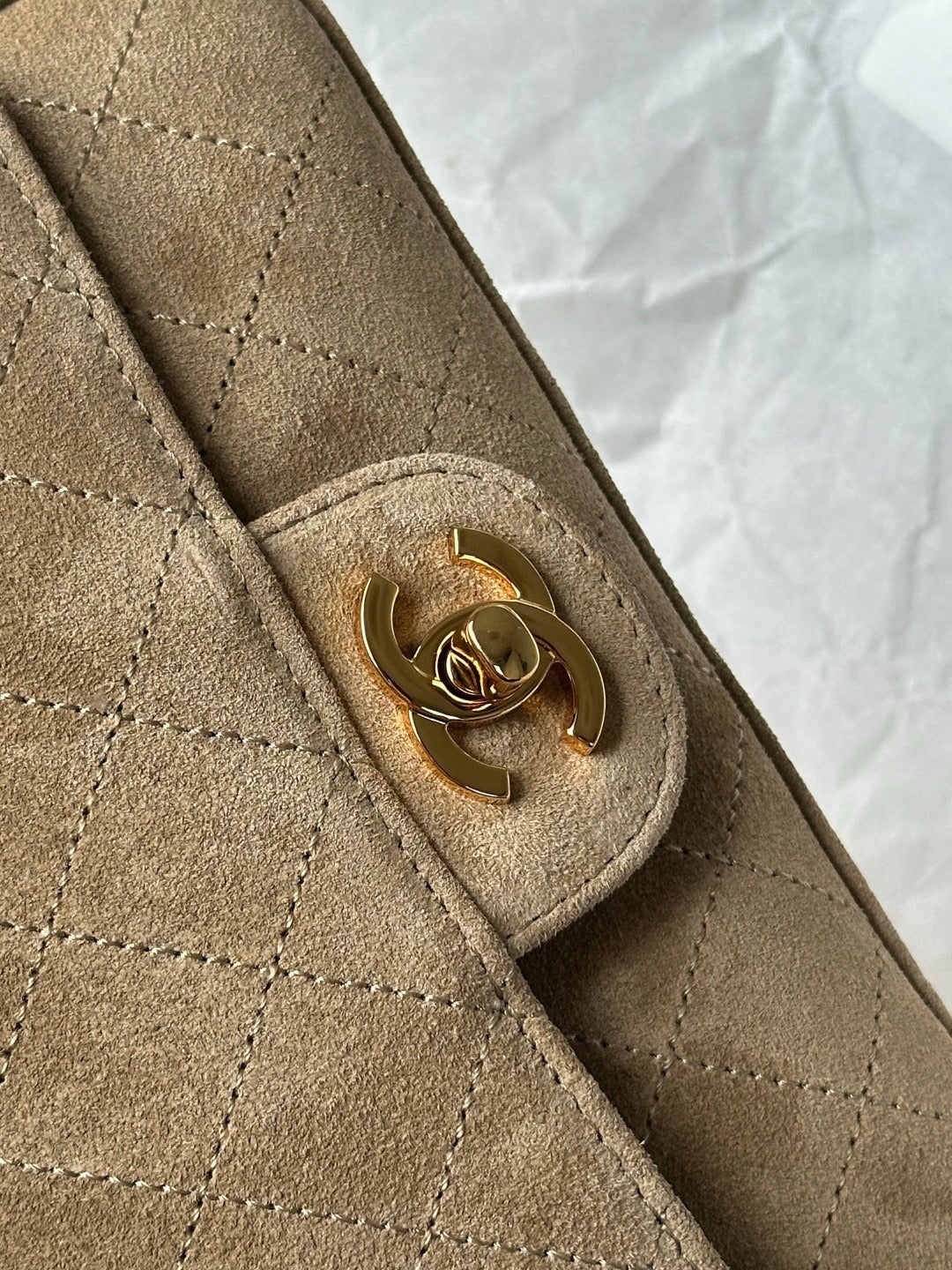 Chanel Classic Double Flap camurça