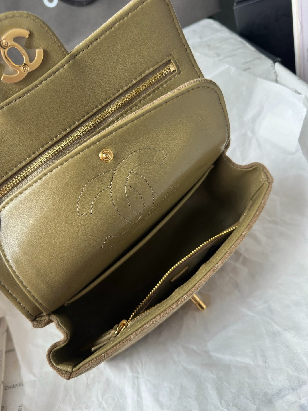 Chanel Classic Double Flap camurça