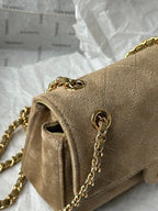 Chanel Classic Double Flap camurça