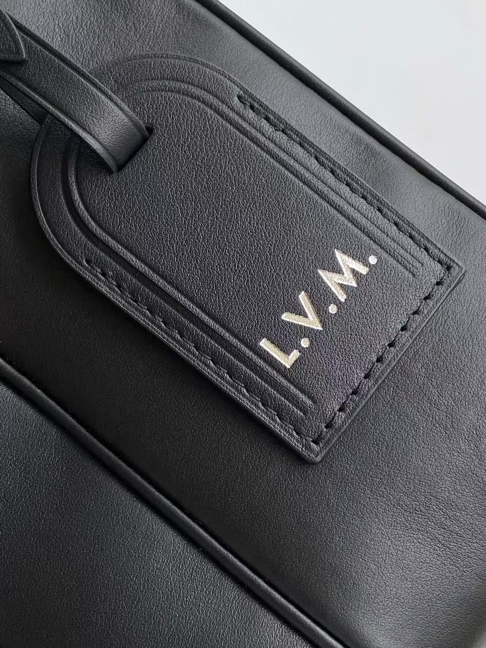Lv Nil Crossbody black