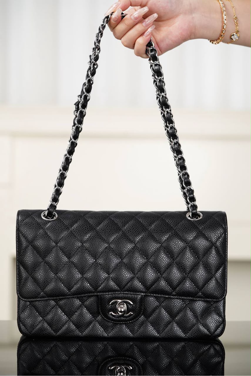 Chanel Classic Flap Bag Prateada