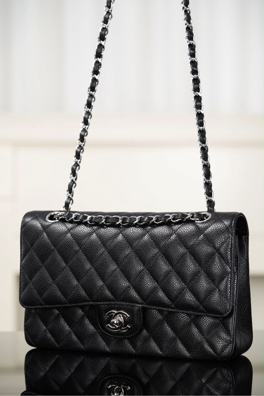 Chanel Classic Flap Bag Prateada
