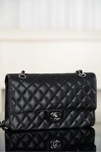 Chanel Classic Flap Bag Prateada