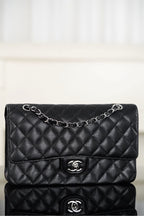 Chanel Classic Flap Bag Prateada