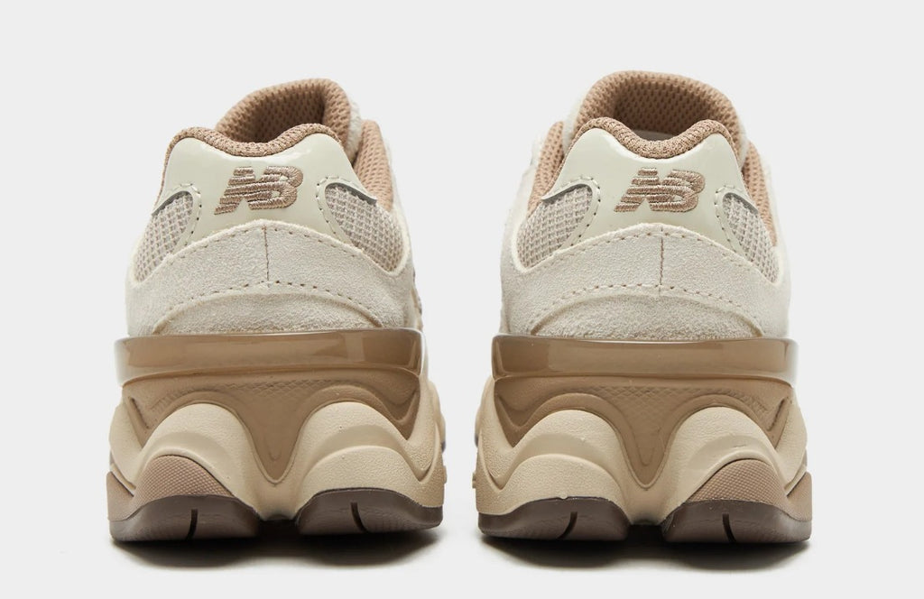 New Balance 9060 Cream .