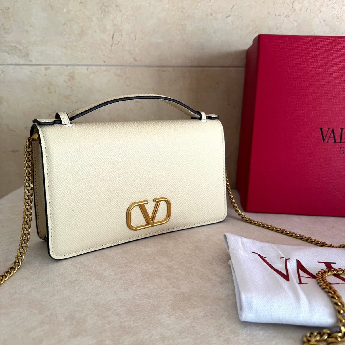 Bolsa Valentino Garavani VLogo Signature Off-White .