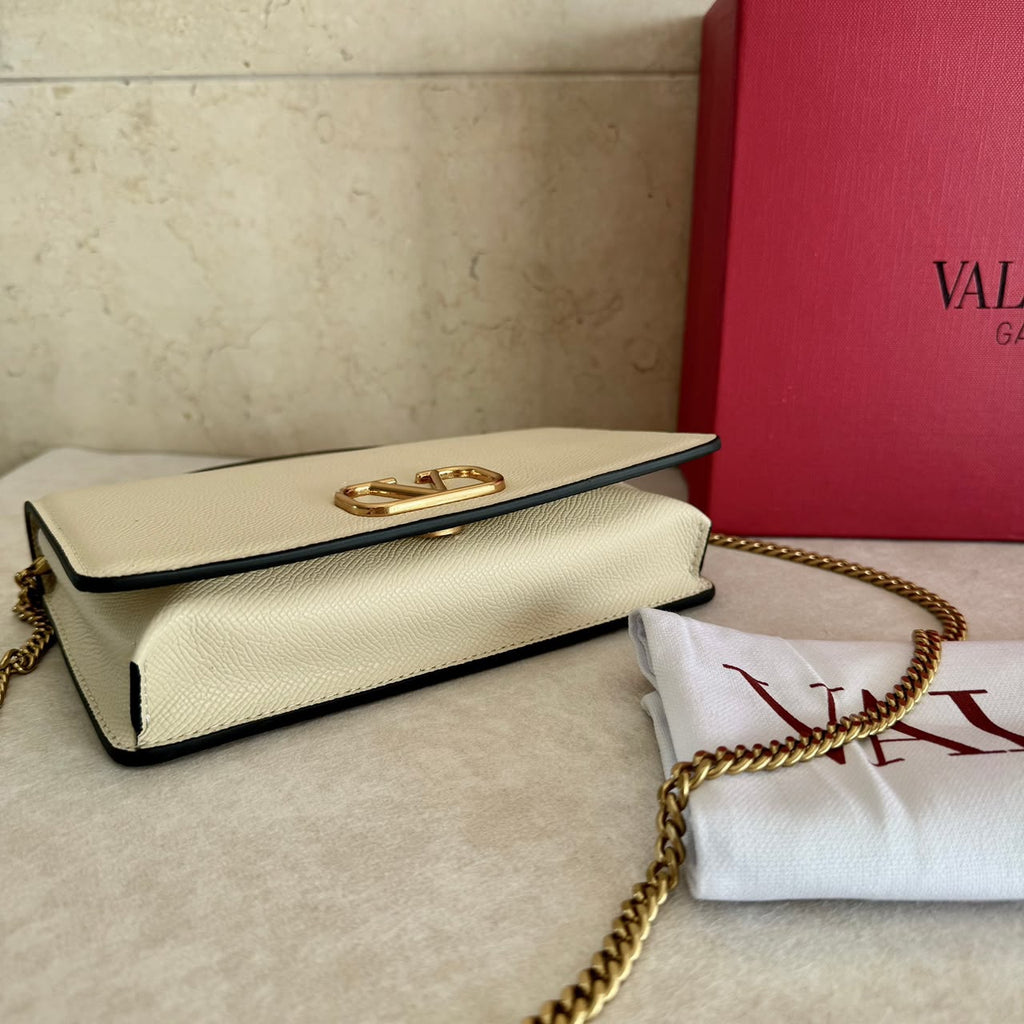 Bolsa Valentino Garavani VLogo Signature Off-White .