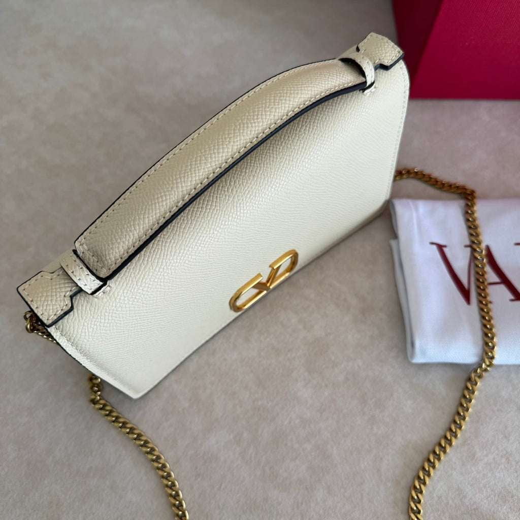 Bolsa Valentino Garavani VLogo Signature Off-White .