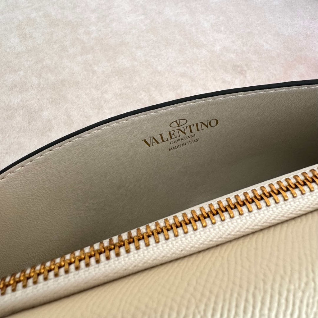 Bolsa Valentino Garavani VLogo Signature Off-White .