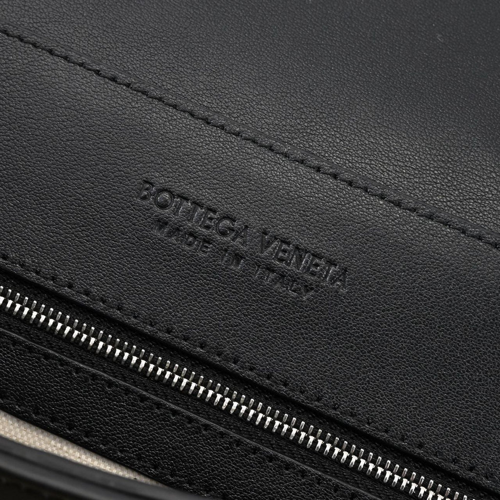 Bottega Veneta Messenger Andiamo Black