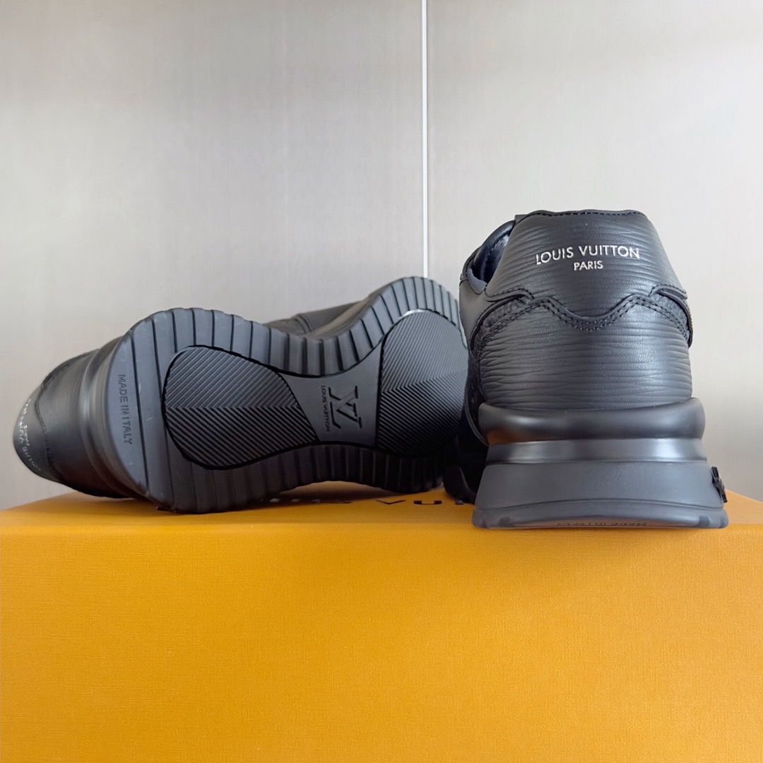 Louis Vuitton Run Away Black