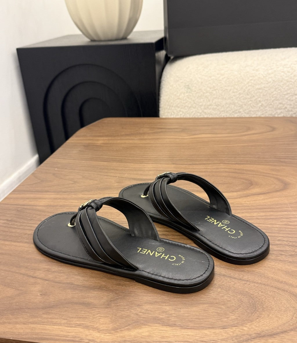 Chanel Thong Sandals Black.