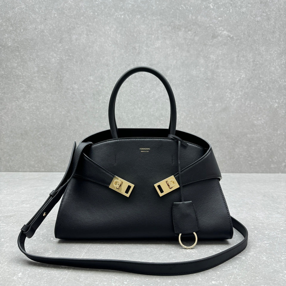 bolsa tote Ferragamo Hug black