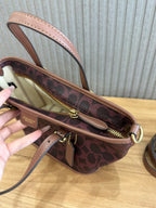 Coach Taxi Tote 21 Signature Bordô Ferragens Douradas