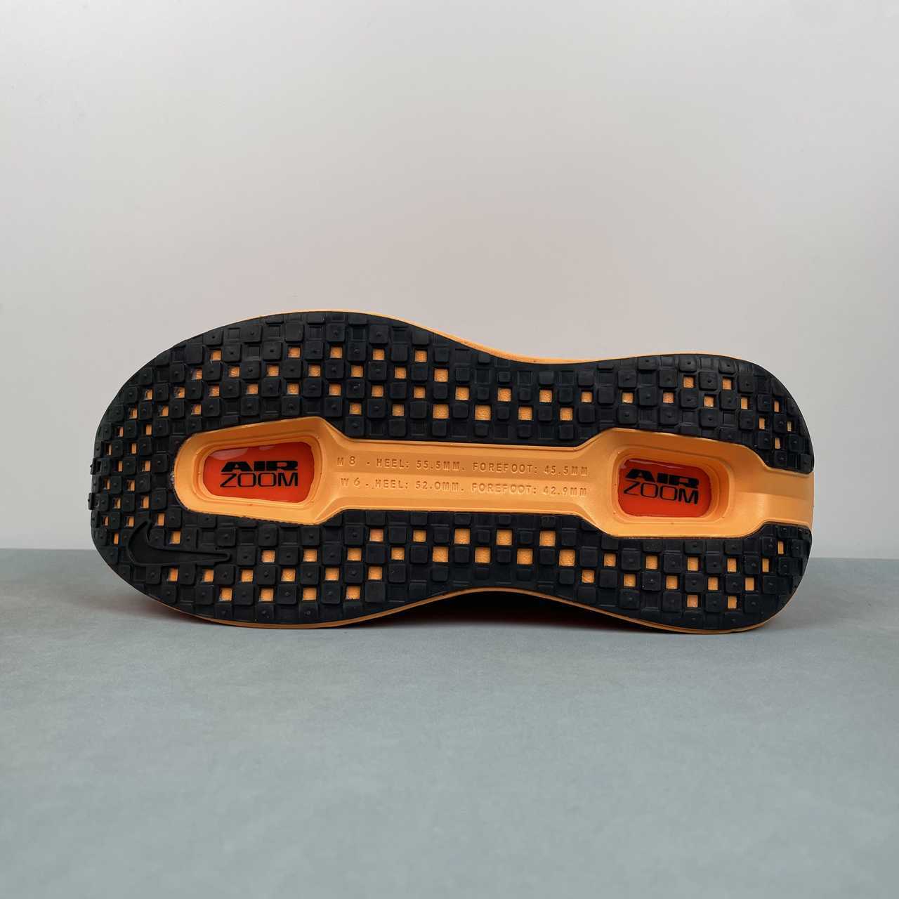 Nike Vomero Premium Orange Pink.