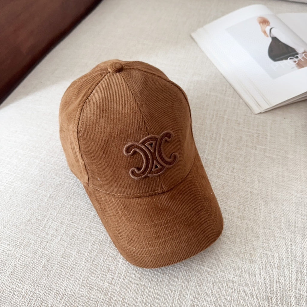 Boné Celine Brown
