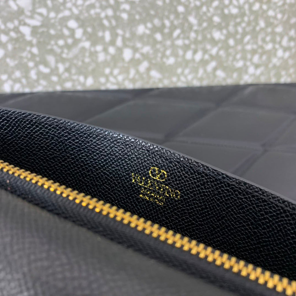 Valentino Garavani VLogo Signature