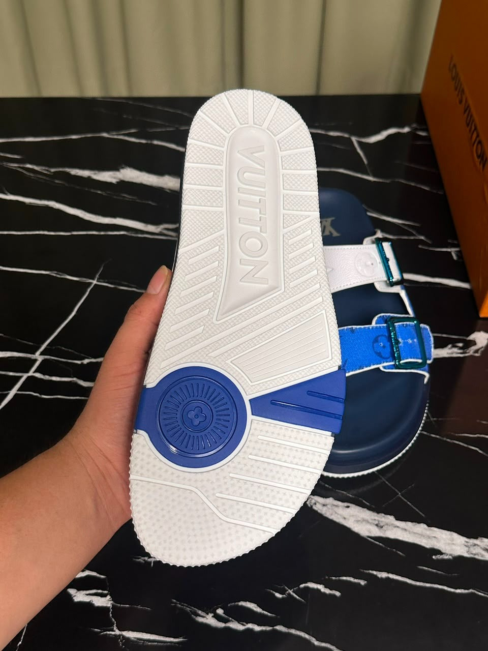 Sandália Louis Vuitton Trainer Mule Blue / White