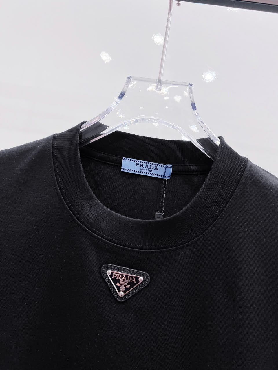 Camiseta Prada de Algodão Interlock com Logo Triangular