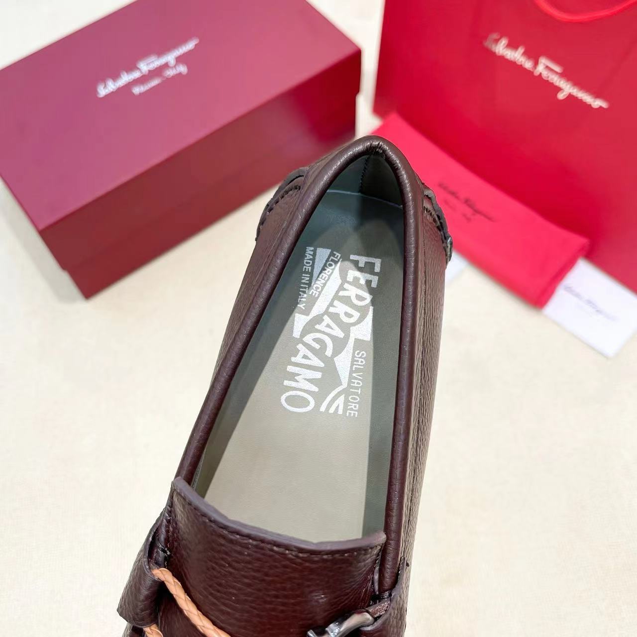 Mocassim Salvatore Ferragamo Front 4 Driving Shoe