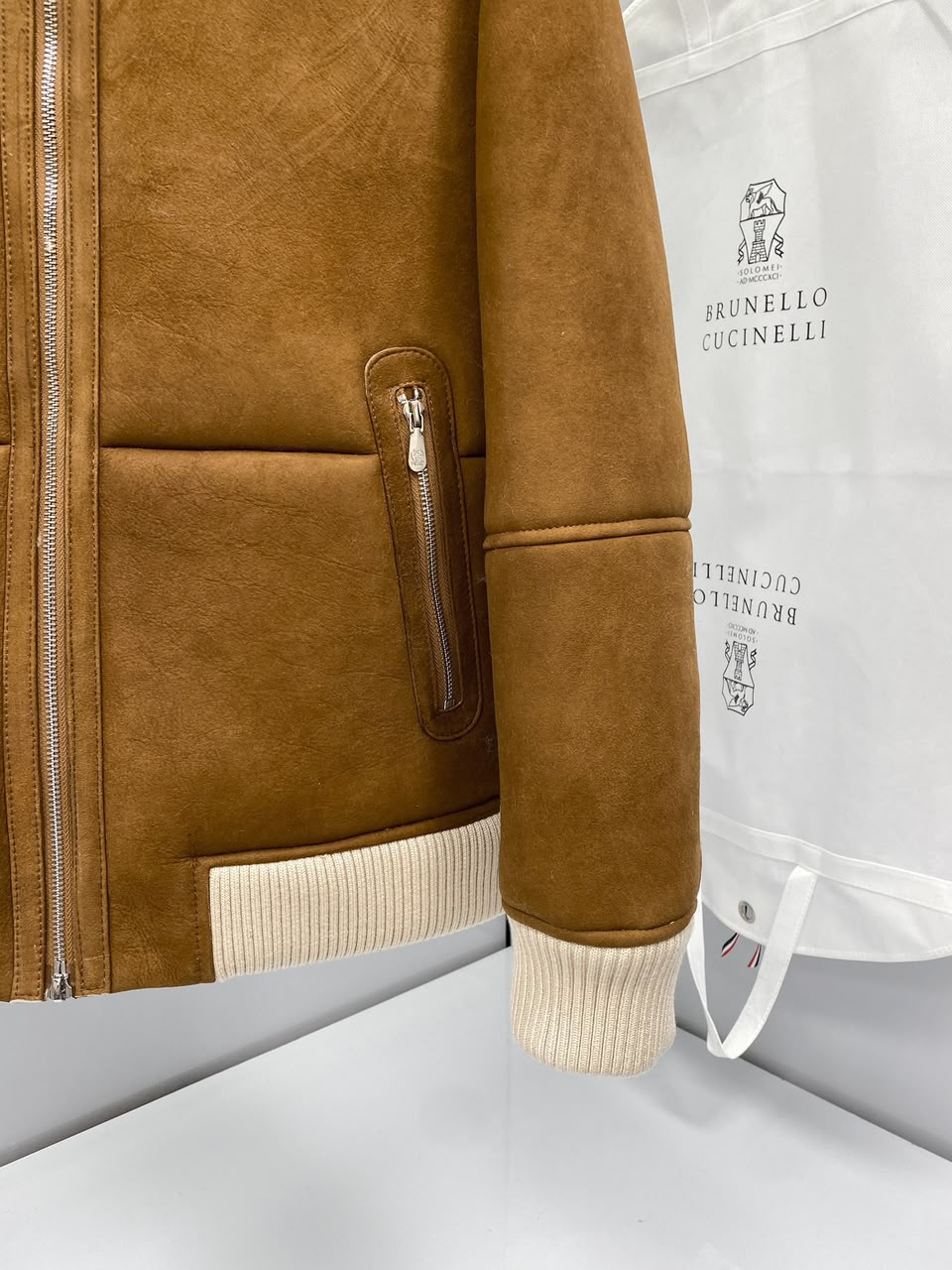 Jaqueta Estilo Bomber Camurça Com Forro Gola Pele (Shearling)
