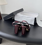 Chanel Slingback Block Heel  Burgundy & White  Patent. Salto 9 cm.