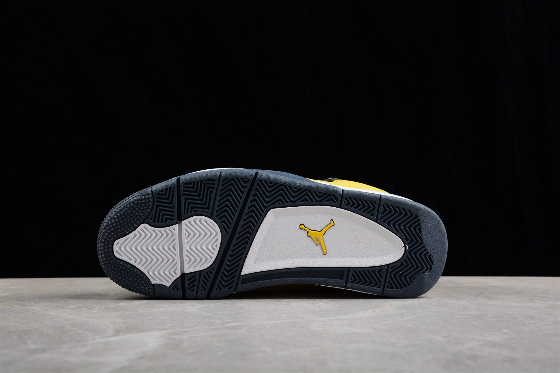 Jordan 4 Retro Lightning