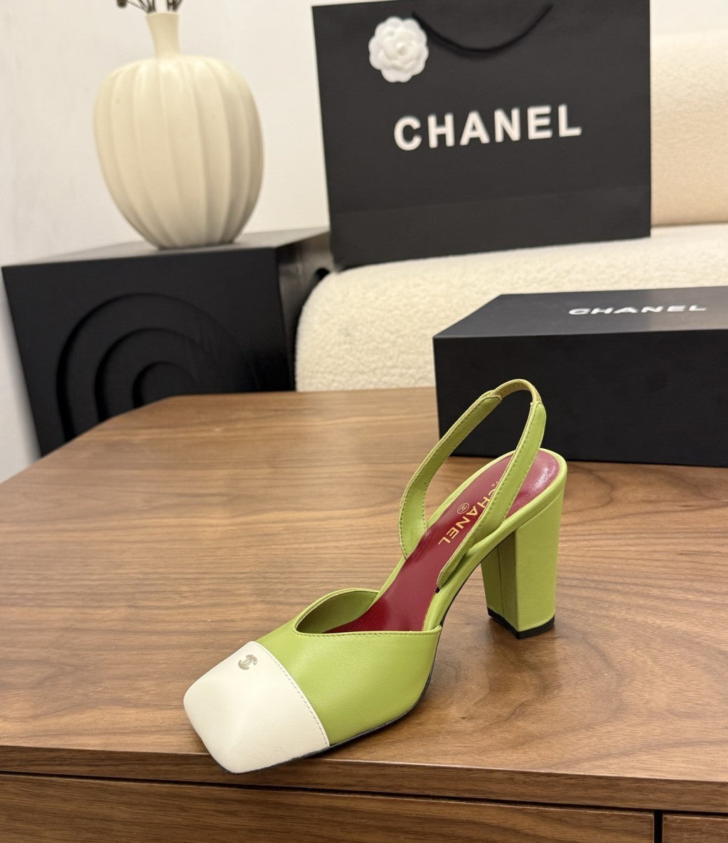 Chanel Slingback Block Heel  Olive Green & White  Patent. Salto 9 cm.