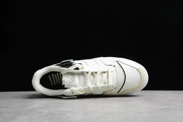 Forum Exhibit Low Cream White Black