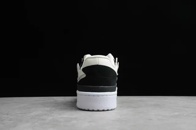 Forum Exhibit Low Cream White Black