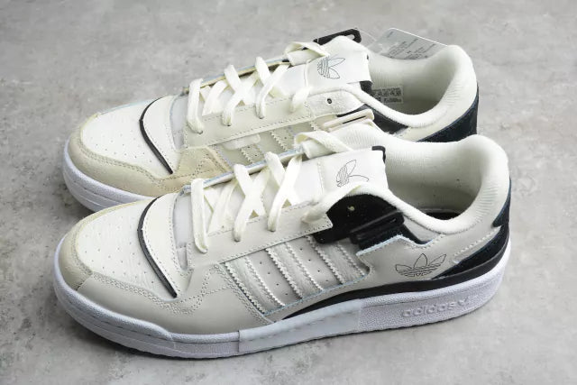 Forum Exhibit Low Cream White Black