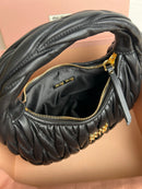 BOLSA Miu Miu Wander Matelasse Satin Mini Hobo Bag Black