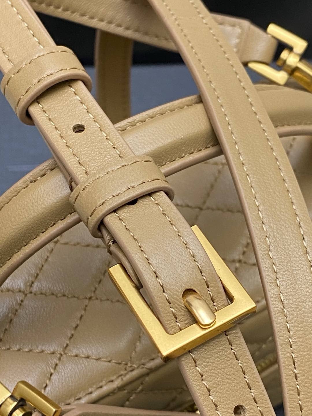 Saint Laurent Gaby Vanity  Bege Ferragens Douradas
