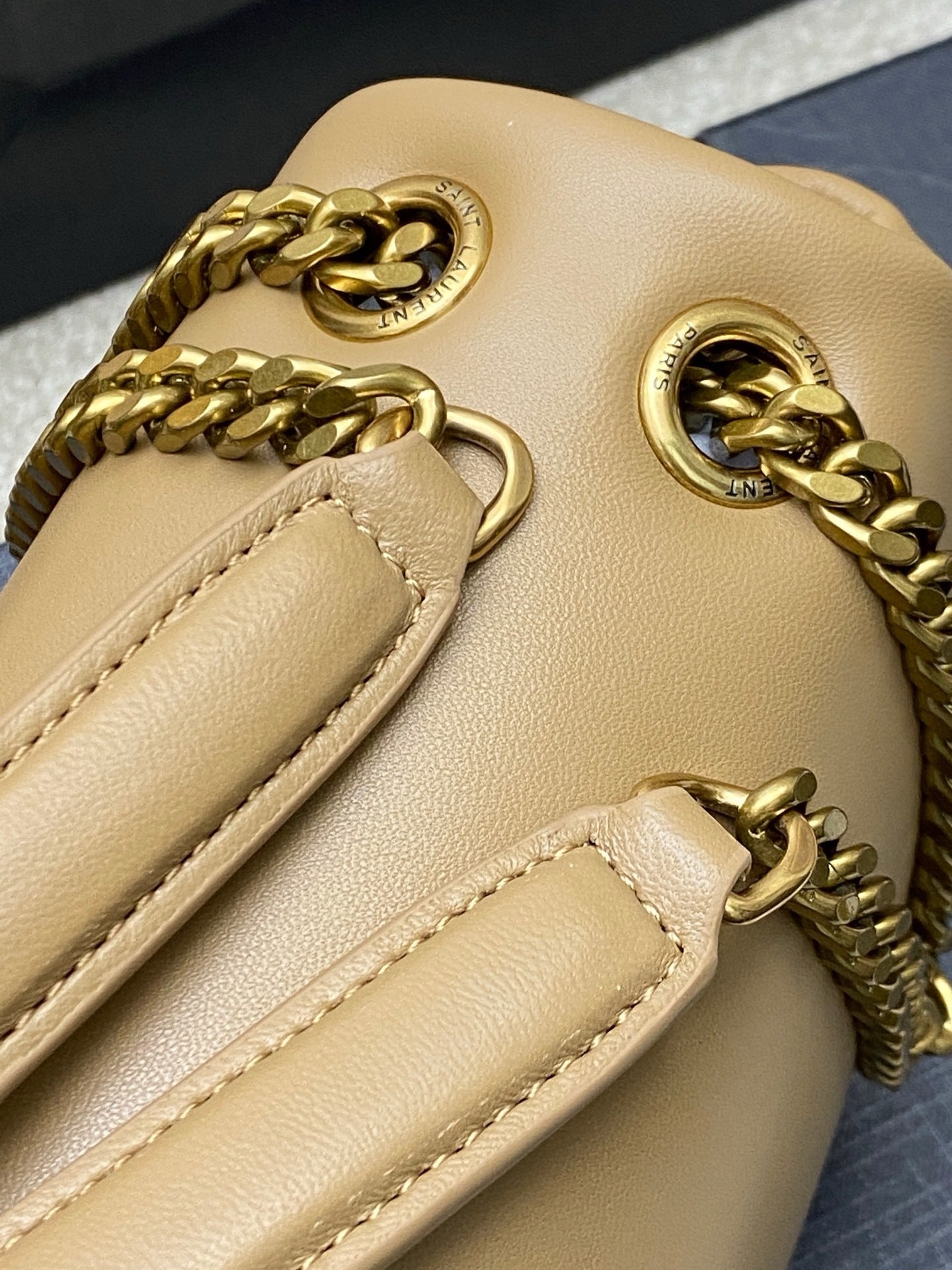 Yves Saint Laurent Calypso Lambskin Bege Ferragens Douradas