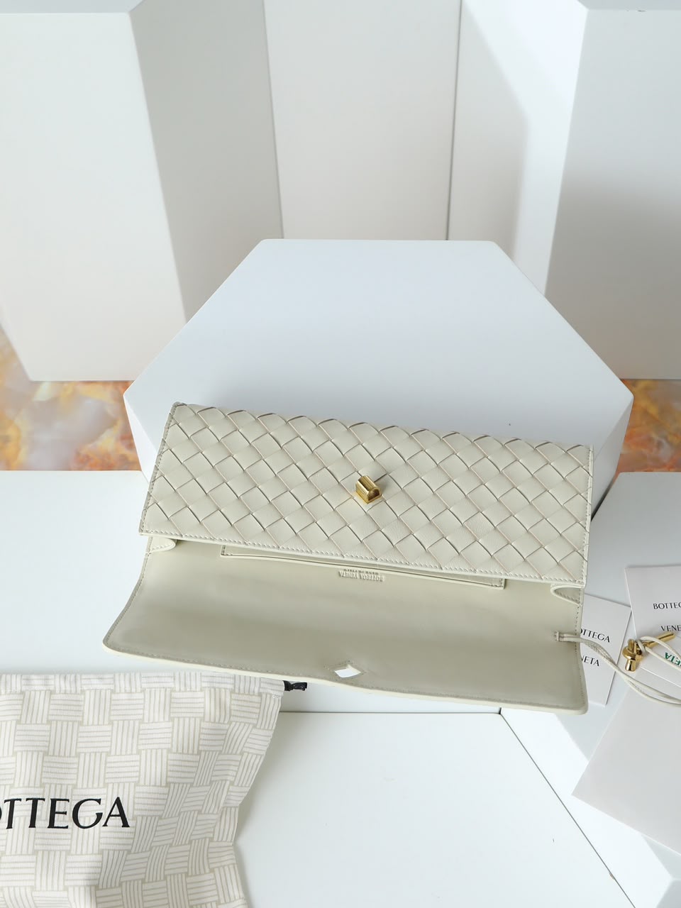 Bottega  Long Andiamo Clutch