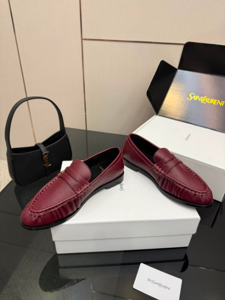 Mocassim YSL bordô